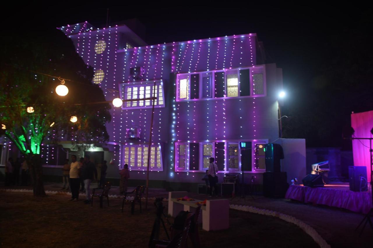 Jhargram Eshani Hotels And Guest House Exteriör bild