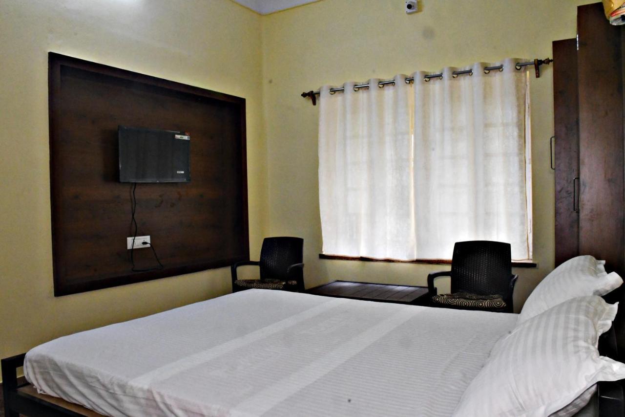 Jhargram Eshani Hotels And Guest House Exteriör bild
